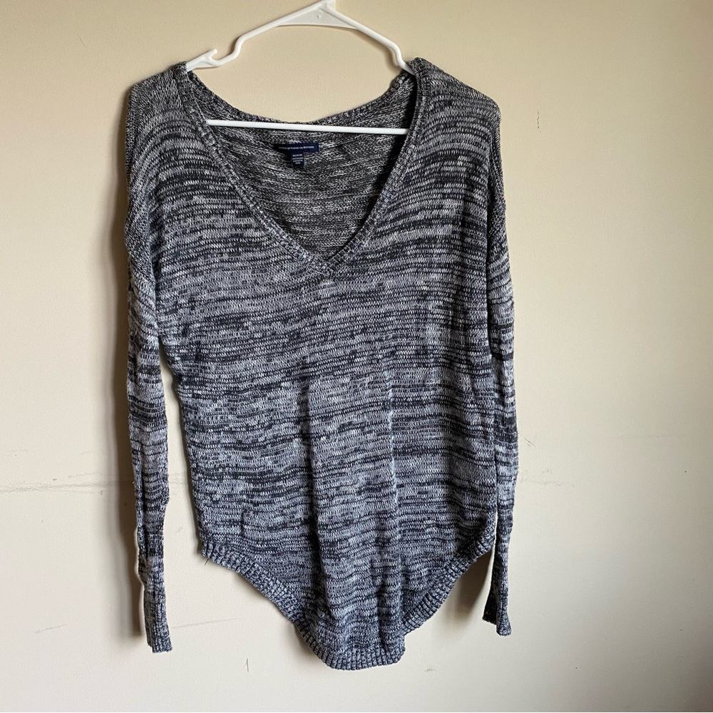 American Eagle v neck long sleeve tunic sweater